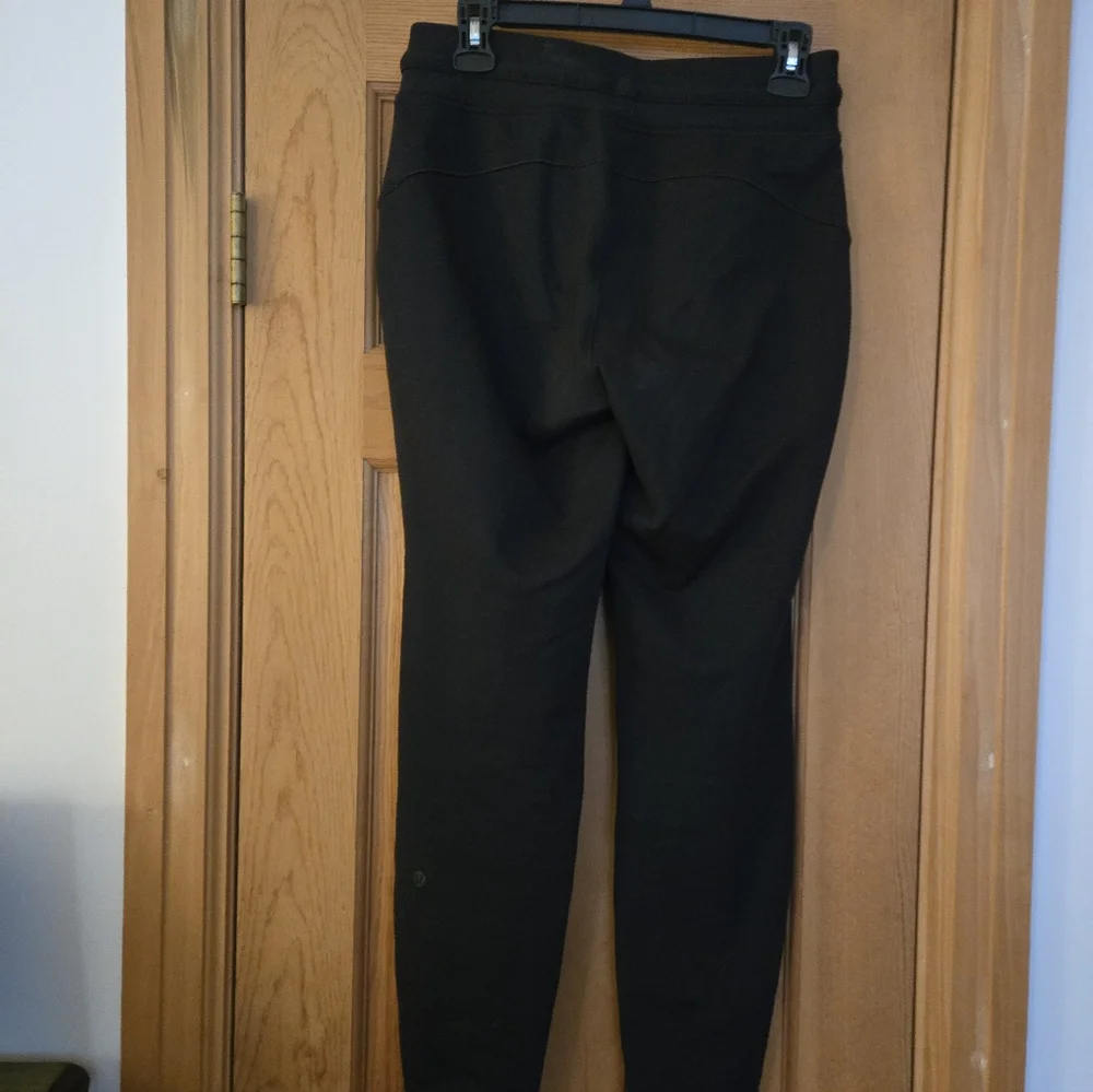 Lululemon Black Jogger Sweatpants Sz 6 - Picture 3 of 5